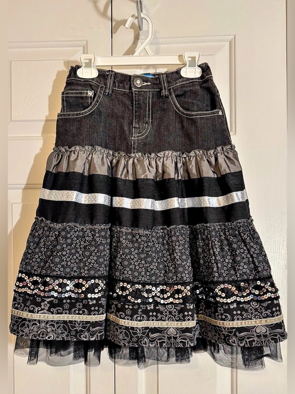 The Children's Place Girls Size 10 Black Floral Tiered Skirt Like New